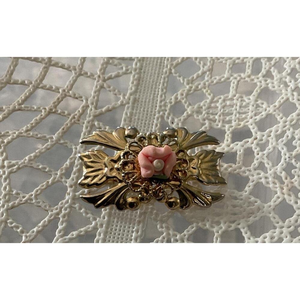 Dainty vintage brooch 1980s 1928 Jewelry Unmarked Brooch